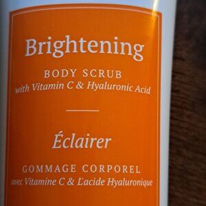 SCENTUALS BRIGHTENING BODY SCRUB WITH VITAMIN C & HYALURONIC ACID